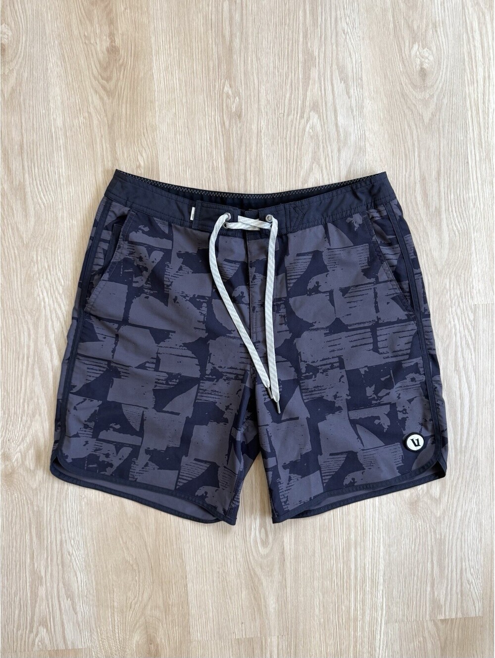 Vuori Cruise Board Shorts Mens Size 30 Blue Drawstring Outdoor 7” Inseam V314